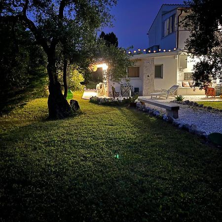 B&B Villa Mediterranee Con Parking Space Trani Zewnętrze zdjęcie