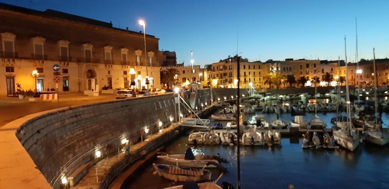 B&B Villa Mediterranee Con Parking Space Trani Zewnętrze zdjęcie