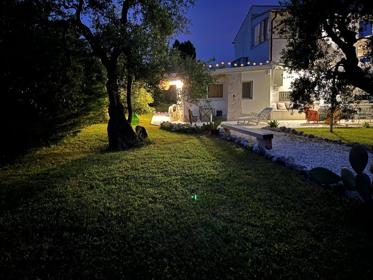 B&B Villa Mediterranee Con Parking Space Trani Zewnętrze zdjęcie