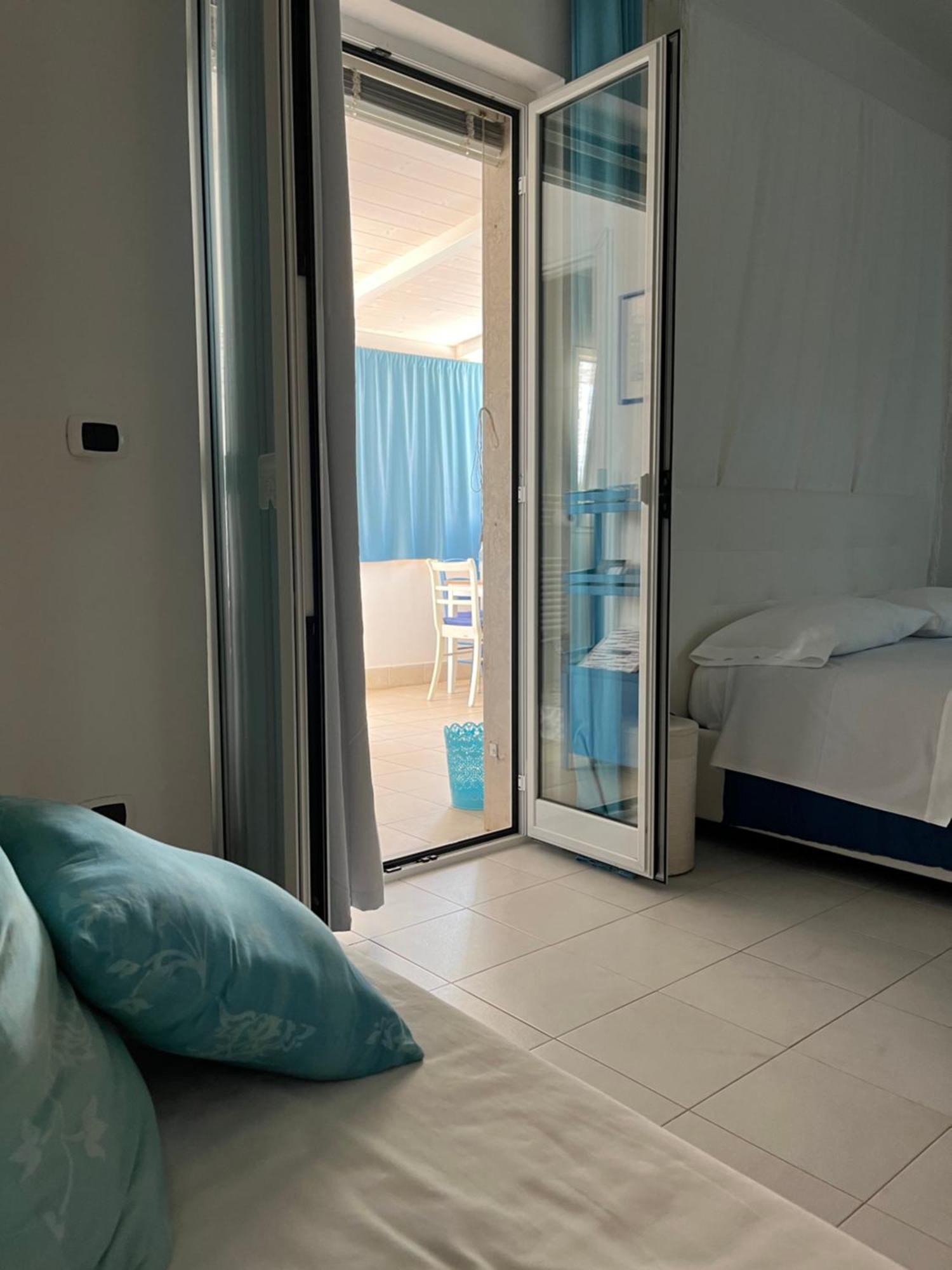 B&B Villa Mediterranee Con Parking Space Trani Zewnętrze zdjęcie