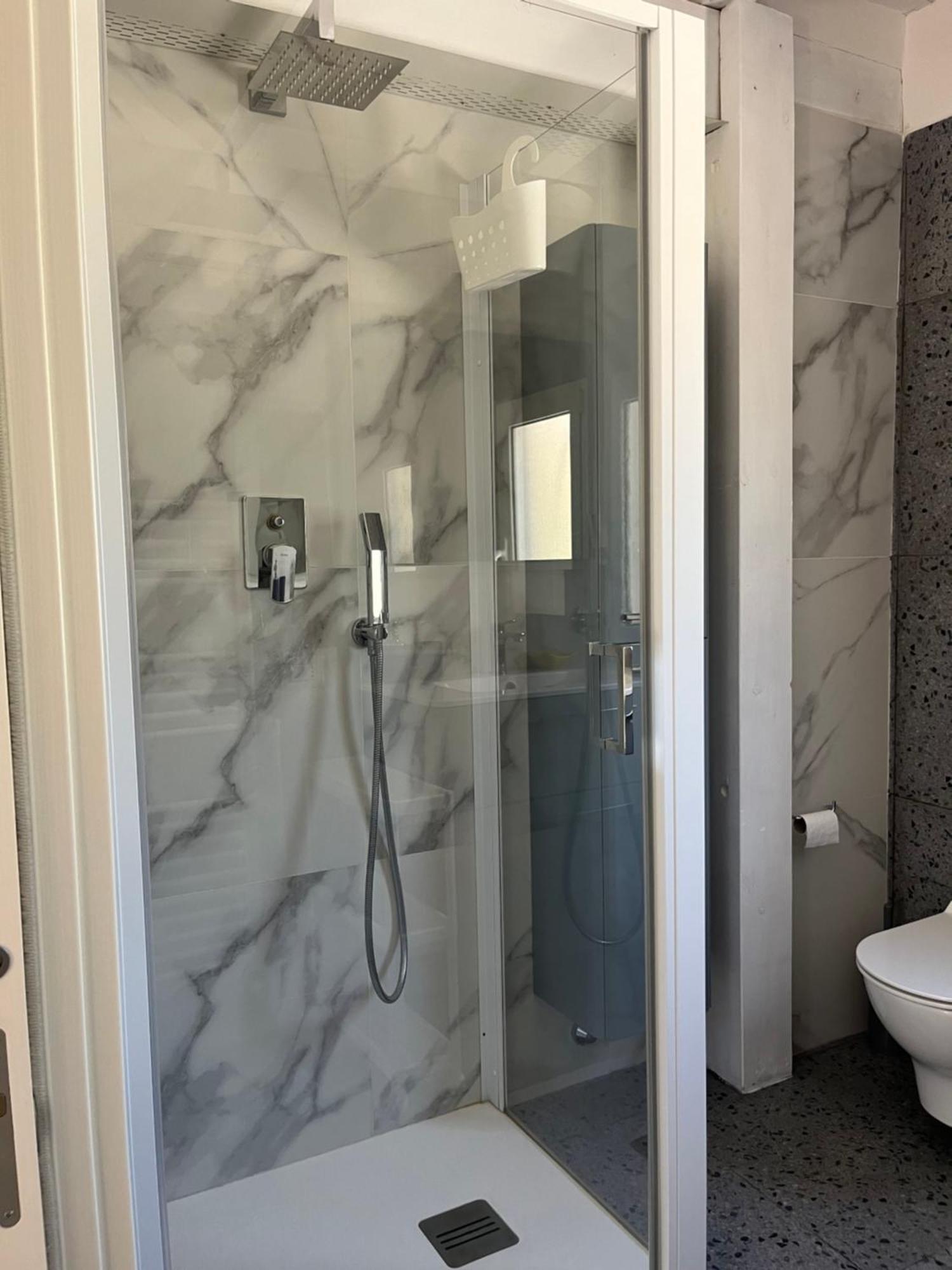 B&B Villa Mediterranee Con Parking Space Trani Zewnętrze zdjęcie