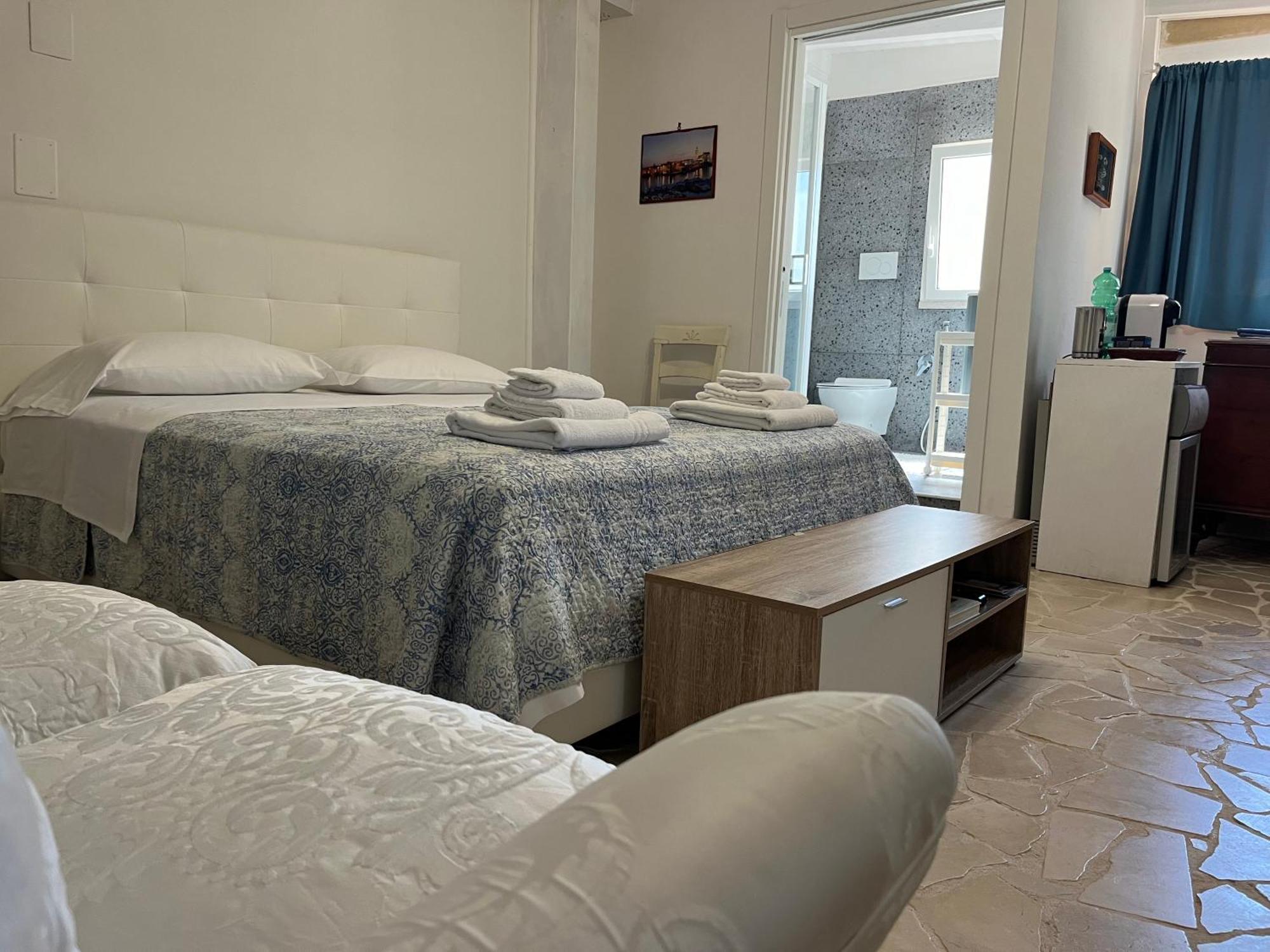 B&B Villa Mediterranee Con Parking Space Trani Zewnętrze zdjęcie