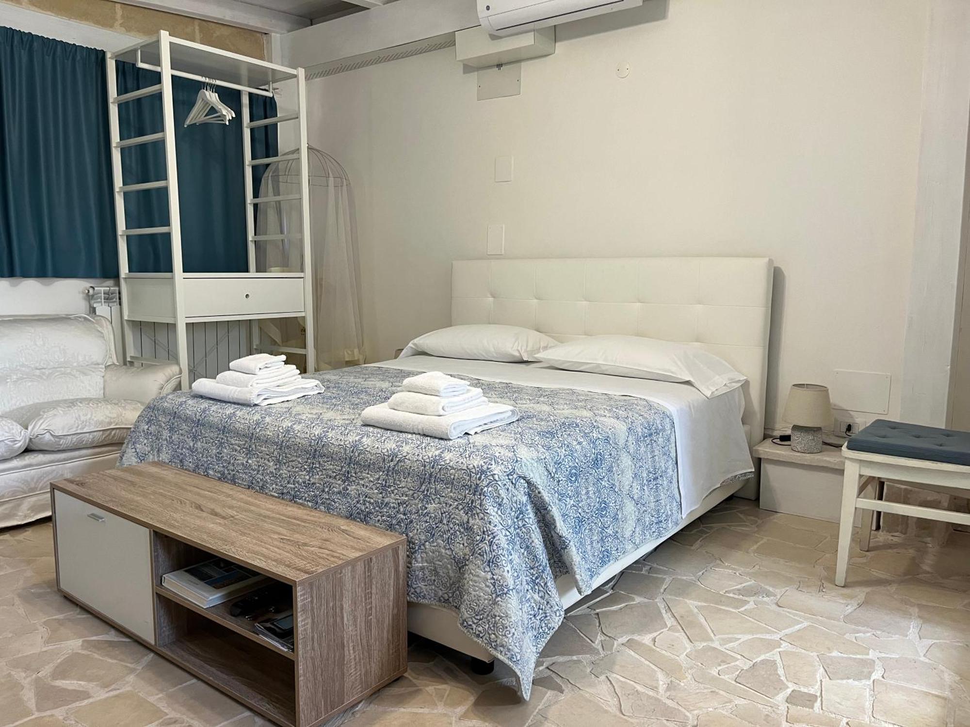 B&B Villa Mediterranee Con Parking Space Trani Zewnętrze zdjęcie