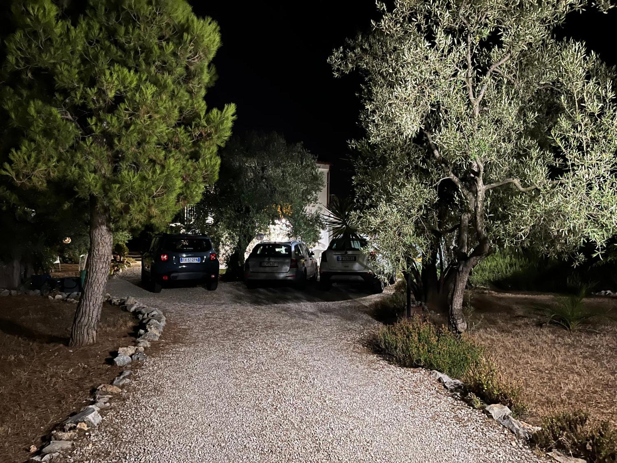 B&B Villa Mediterranee Con Parking Space Trani Zewnętrze zdjęcie