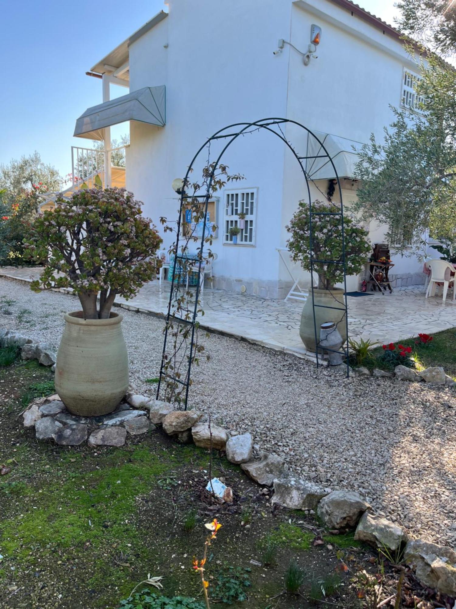 B&B Villa Mediterranee Con Parking Space Trani Zewnętrze zdjęcie