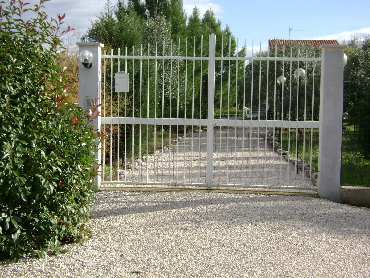 B&B Villa Mediterranee Con Parking Space Trani Zewnętrze zdjęcie
